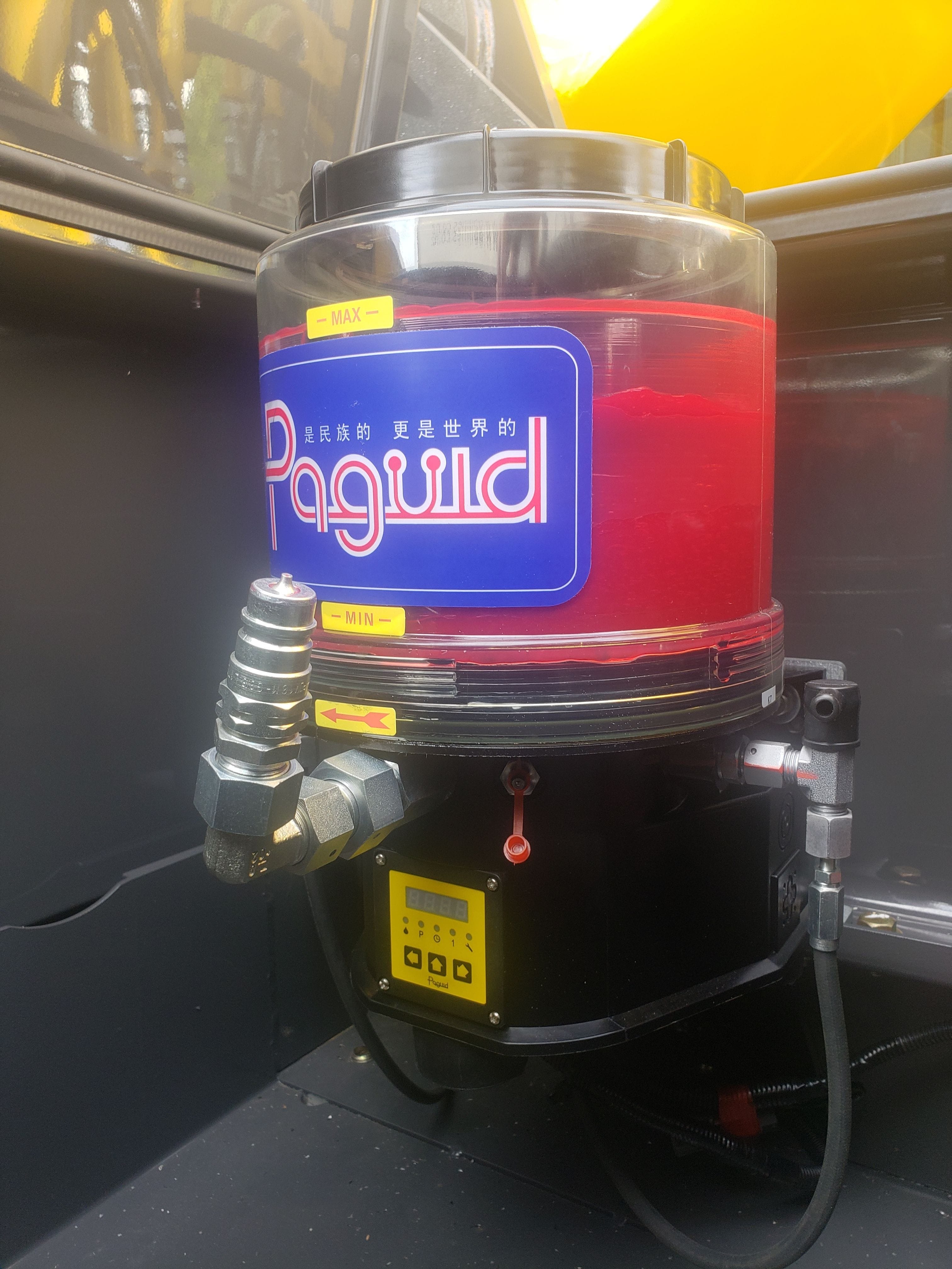4kgAutogreaser pump, takes any greaseup to EP2